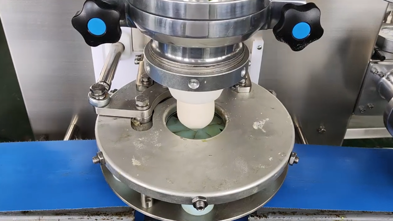 Llenador de masa para una fábrica de alimentos vietnamitas
