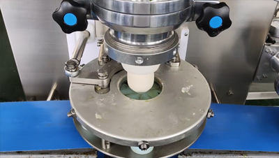 Llenador de masa para una fábrica de alimentos vietnamitas
